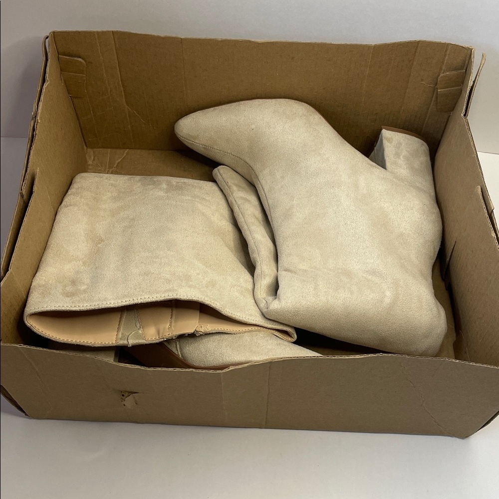 NIB AMEYLIA Women's Knee-High Block Heel Boots in Light Beige.  Size 8M. - Picture 6 of 6